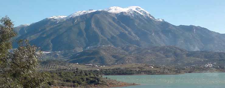 La Maroma desde el Pantano de La Viñuela